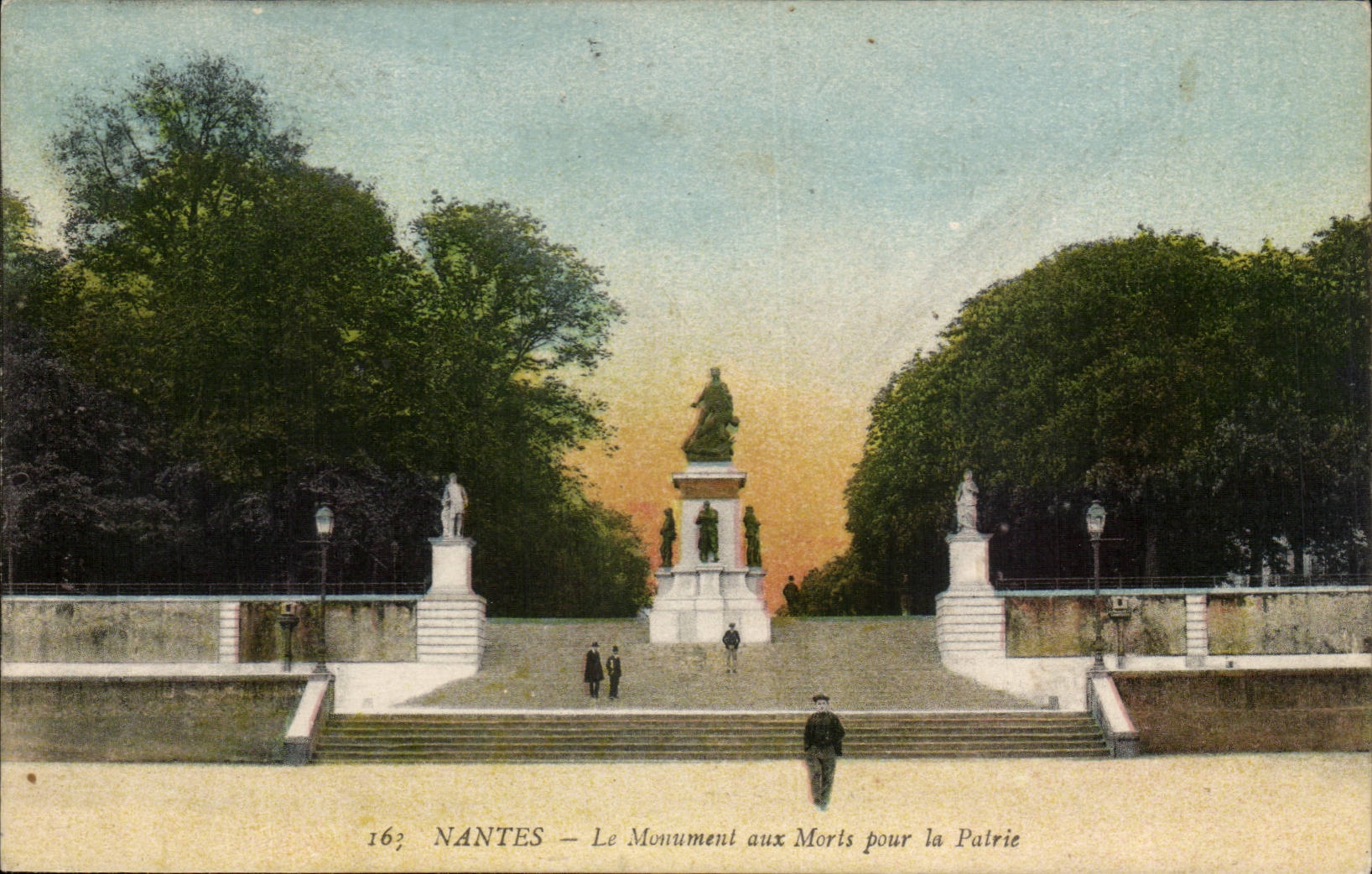 Nantes CPA the war memorial for the fatherland