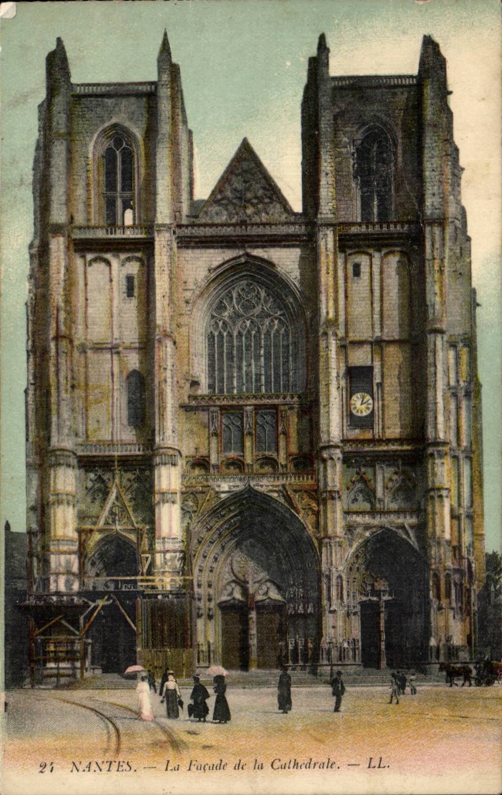 Nantes CPA the frontage of the cathedral