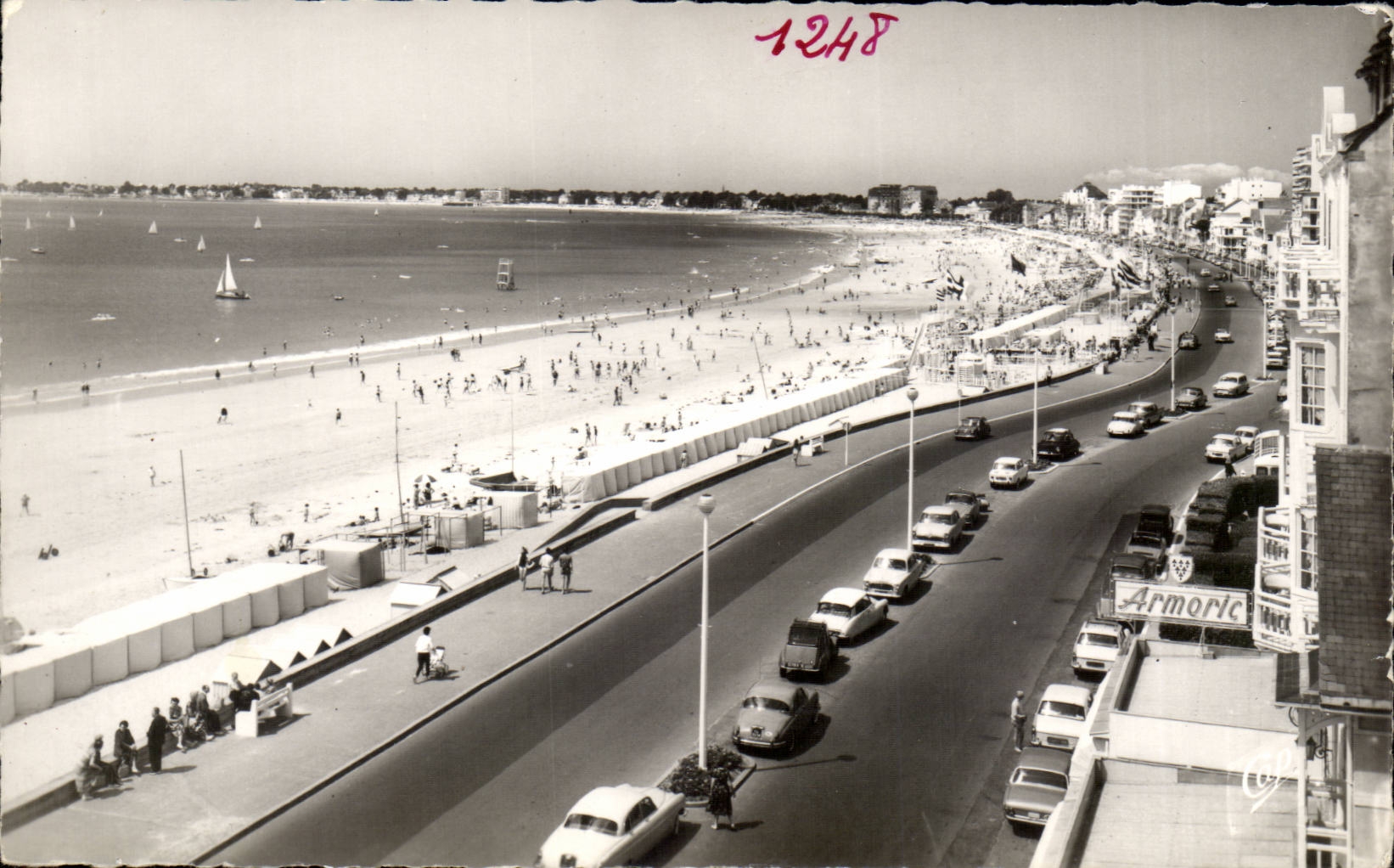La Baule CPA the beach towards Pouliguen