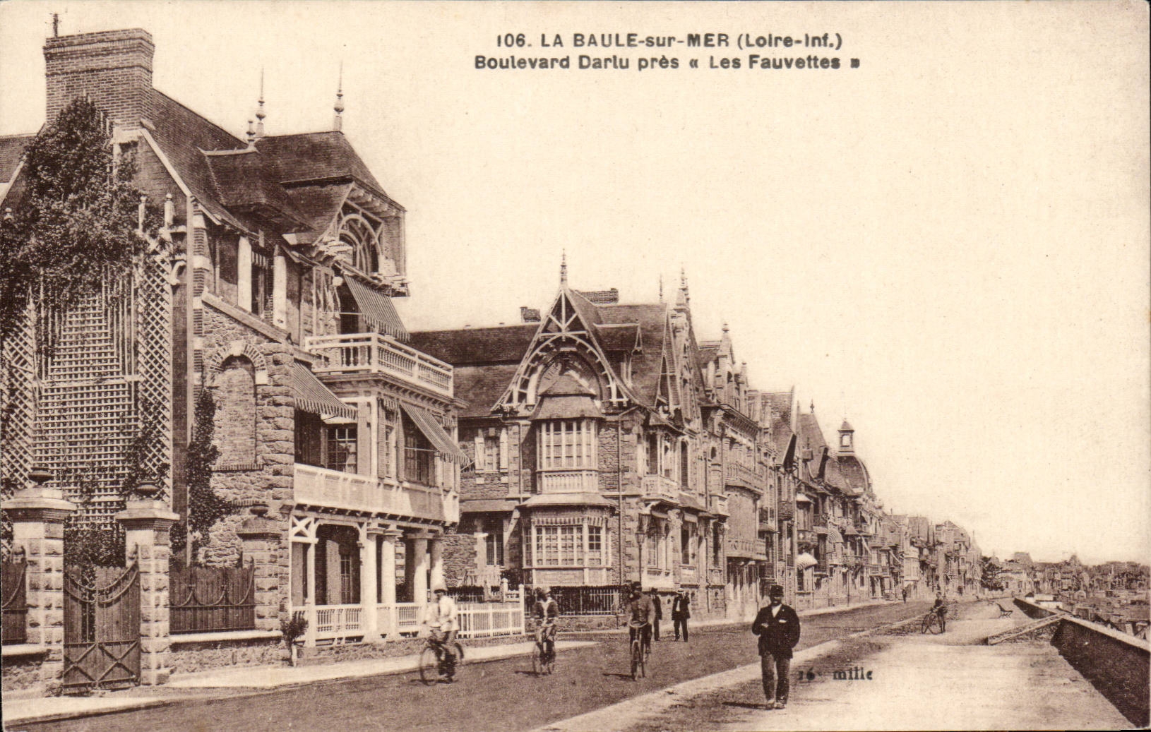 La Baule CPA Boulevard Thickly close the Warblers (bicycle)