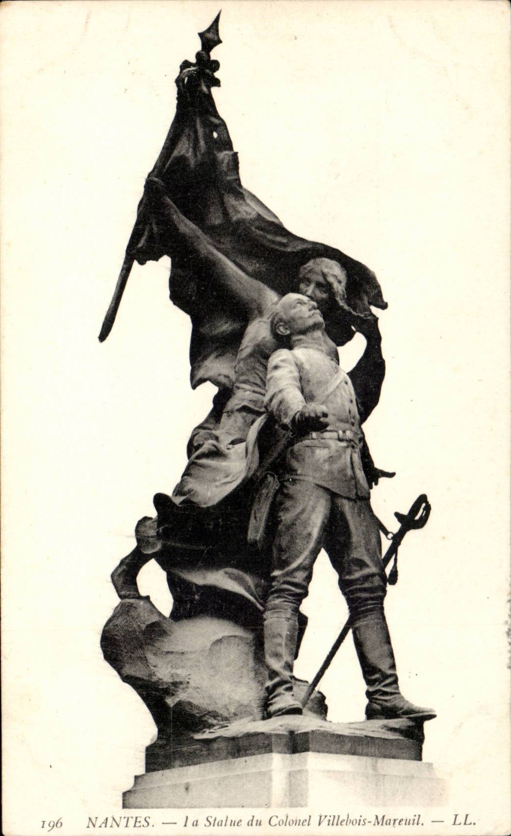 CPA Nantes Statue of colonel Villebois Mareuil