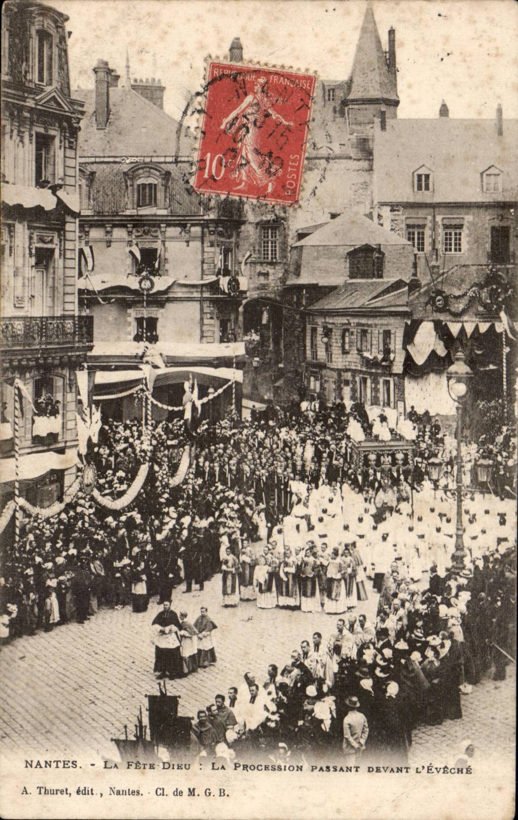 Nantes CPA the festival God the procession passing in front of the eveche