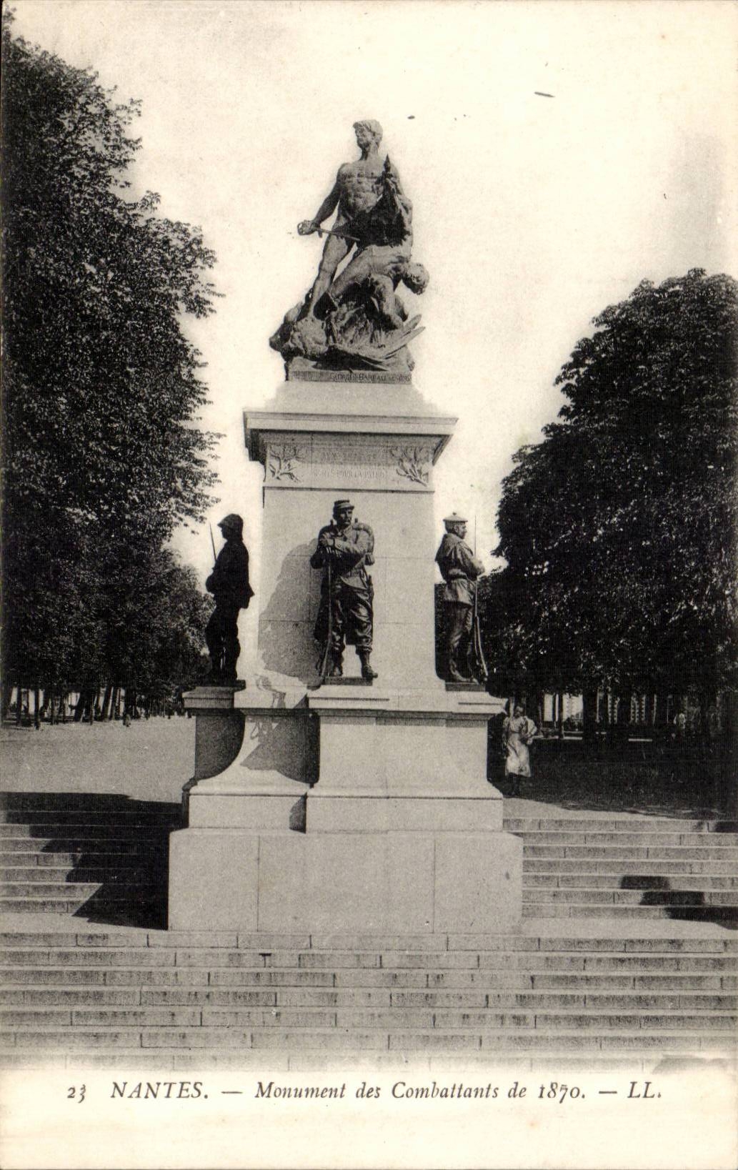 Nantes CPA Monument of the Combatants of 1870
