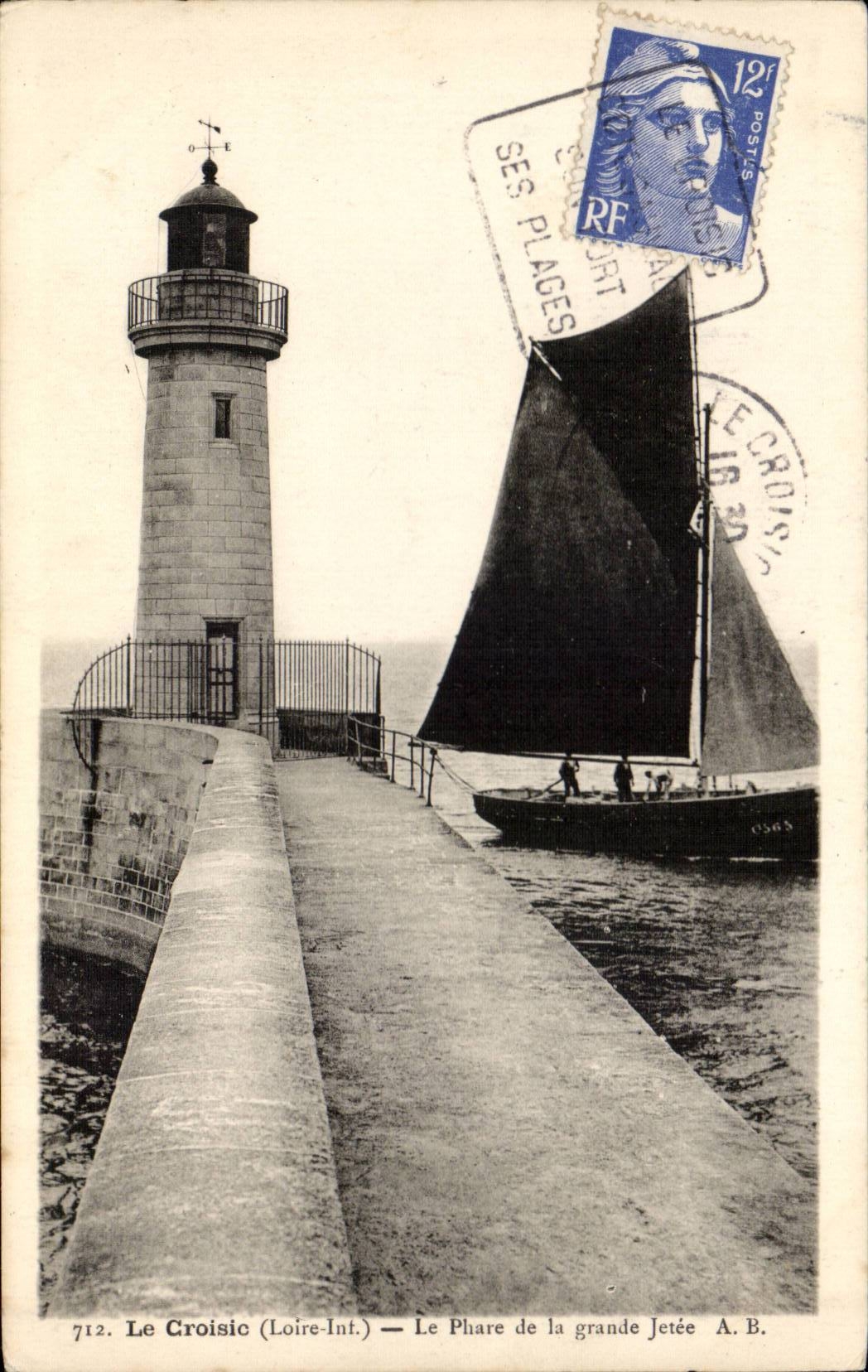 Croisic CPA the headlight of the large pier (lighthouse)