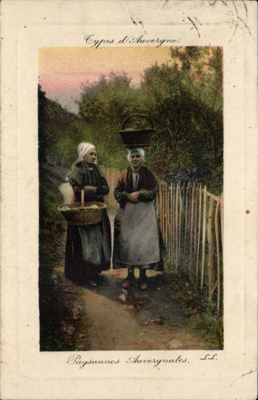 Standard CPA Peasant Auvergne of Auvergne auvergnates (folklore caps costume)