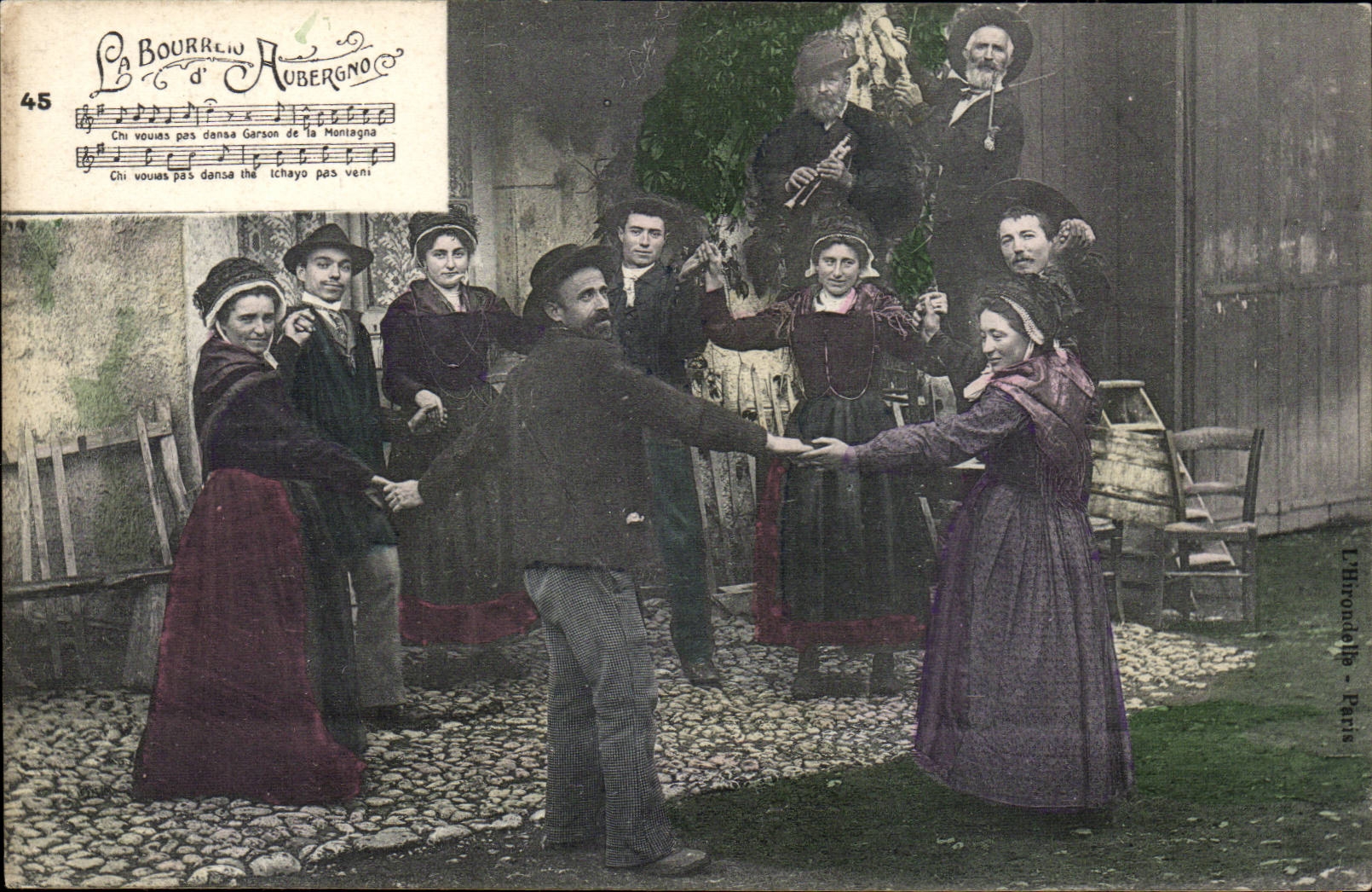 CPA Auvergne the torturer (folklore caps costume)