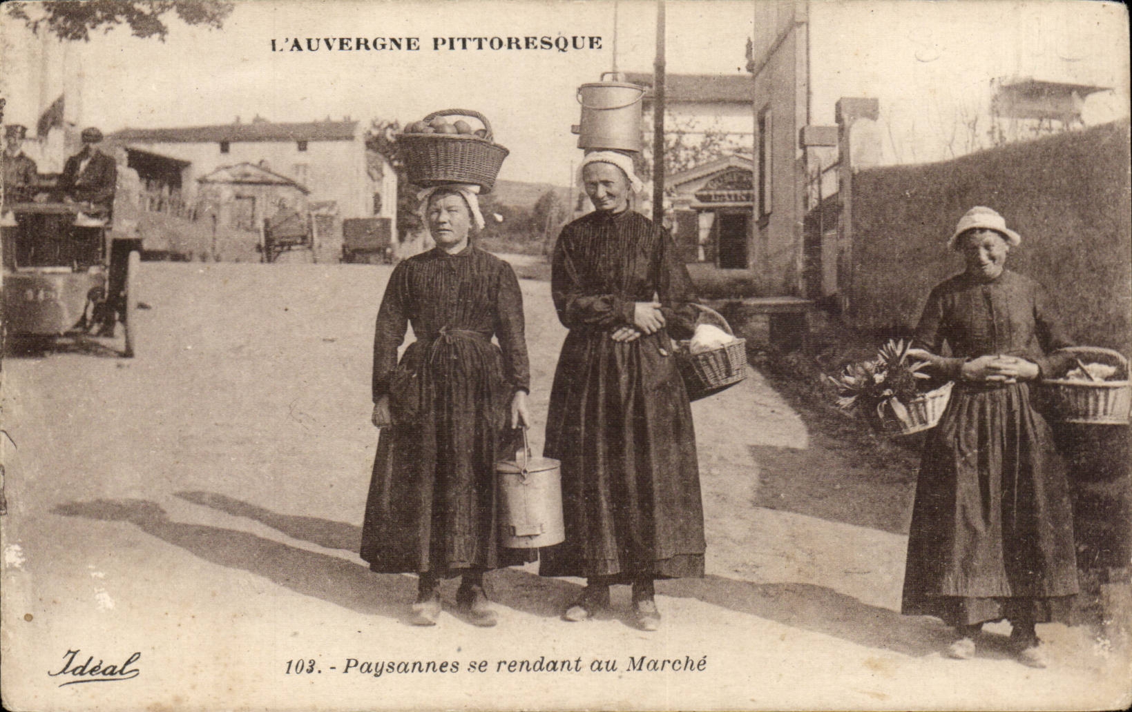 Peasant CPA Auvergne going to the market (folklore caps costume)