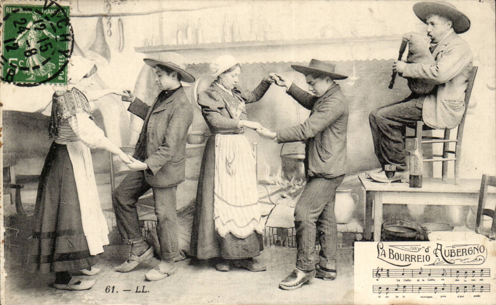 Types of Auvergne CPA The bourree (folklore costume)
