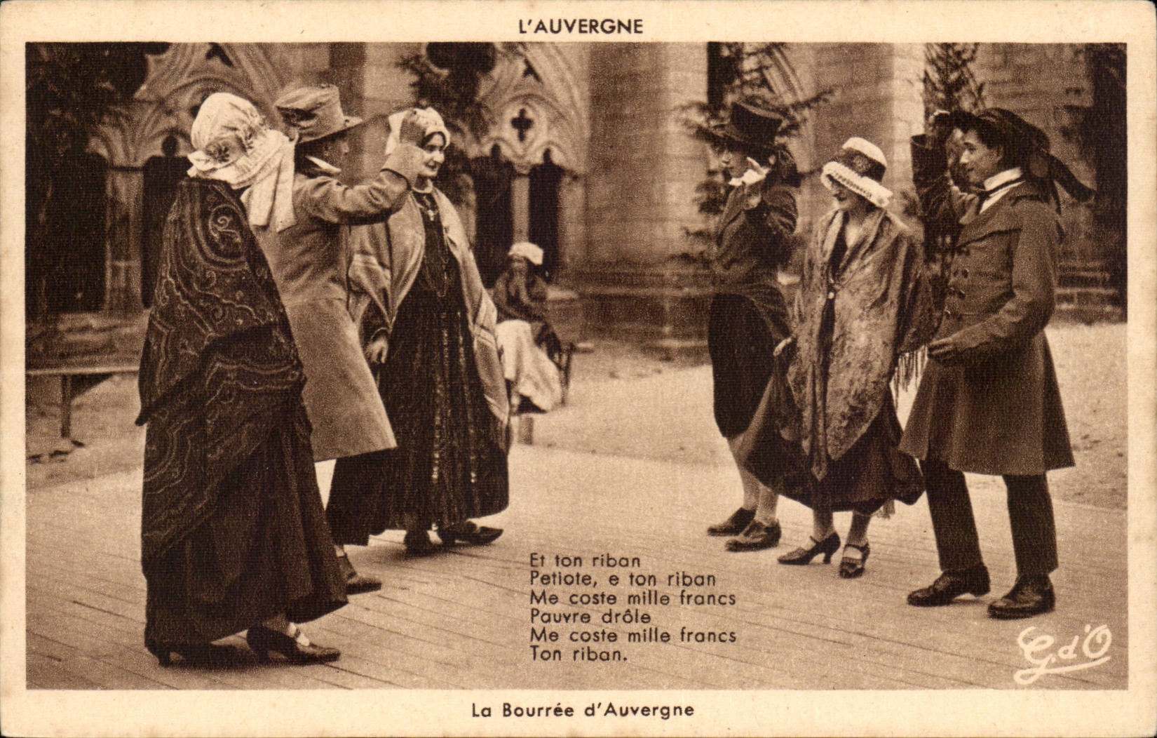 Auvergne CPA the faggot (folklore costume dances)