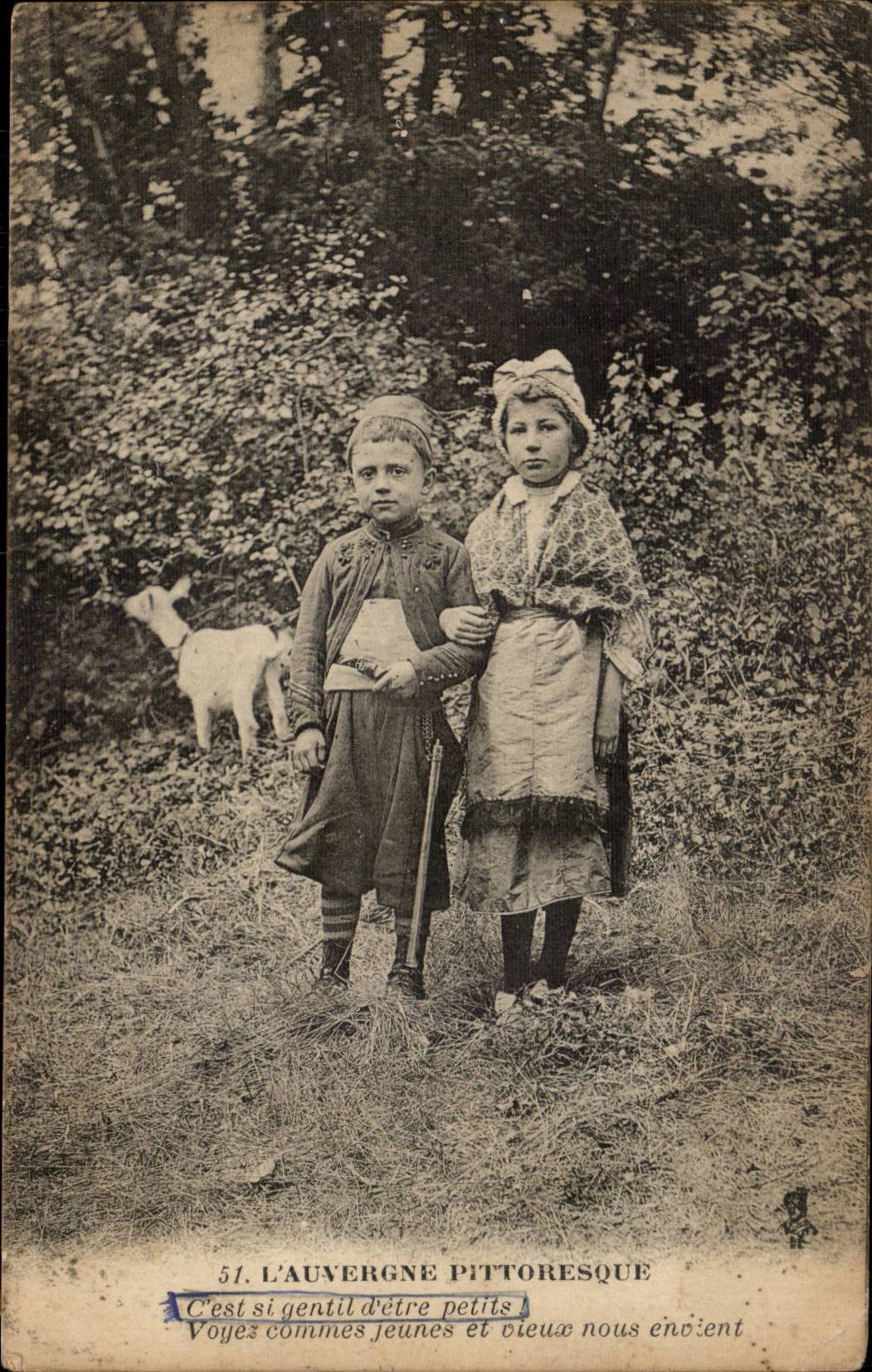 Auvergne CPA Children and goat (folklore costume goat)