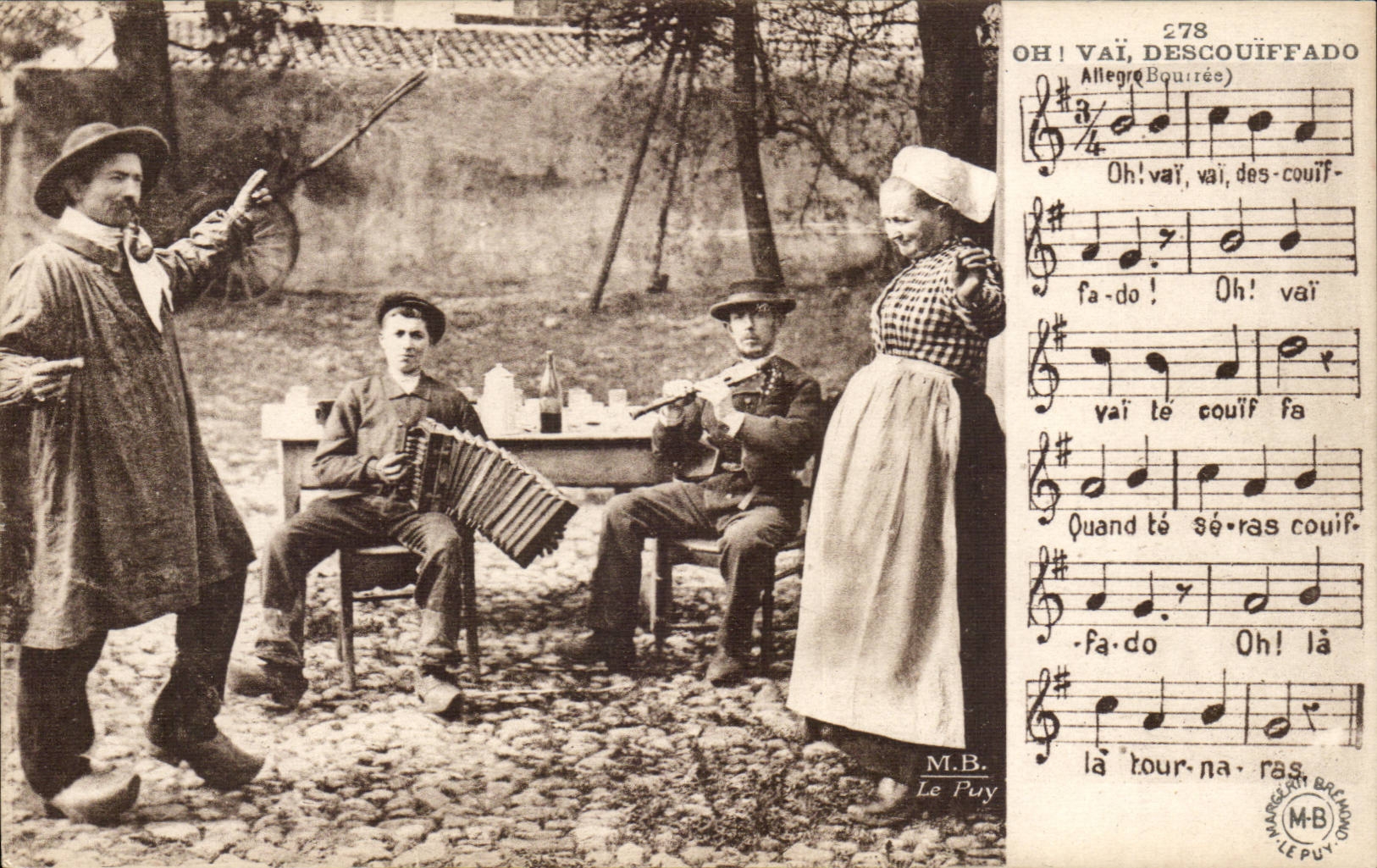 Auvergne CPA The bourree (dance folklore costume)