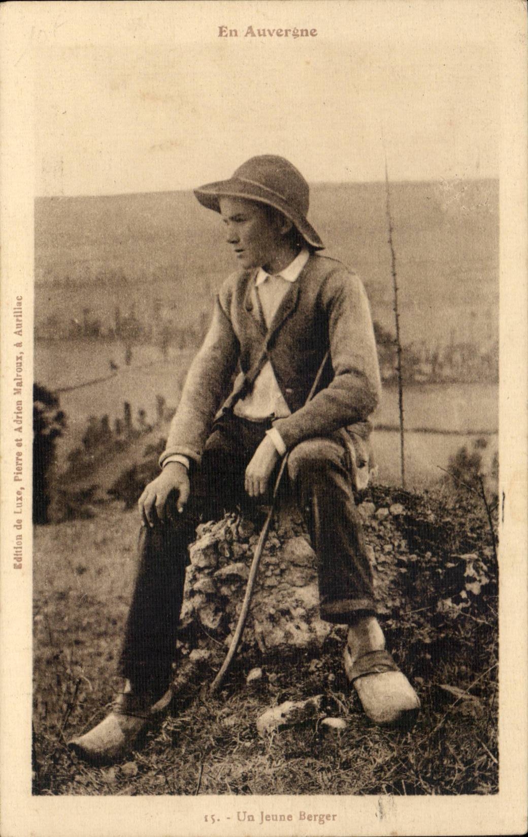 Auvergne CPA a young shepherd (folklore costume)