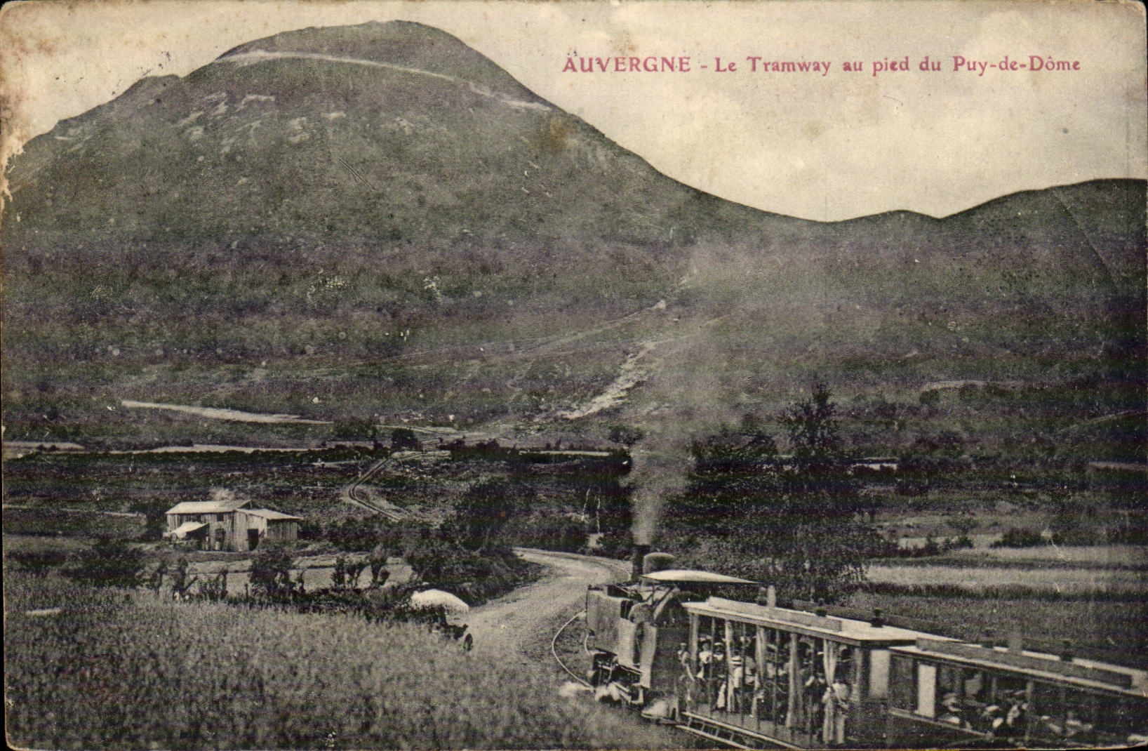 Auvergne CPA the tram with the foot of Puy de Dome (train)
