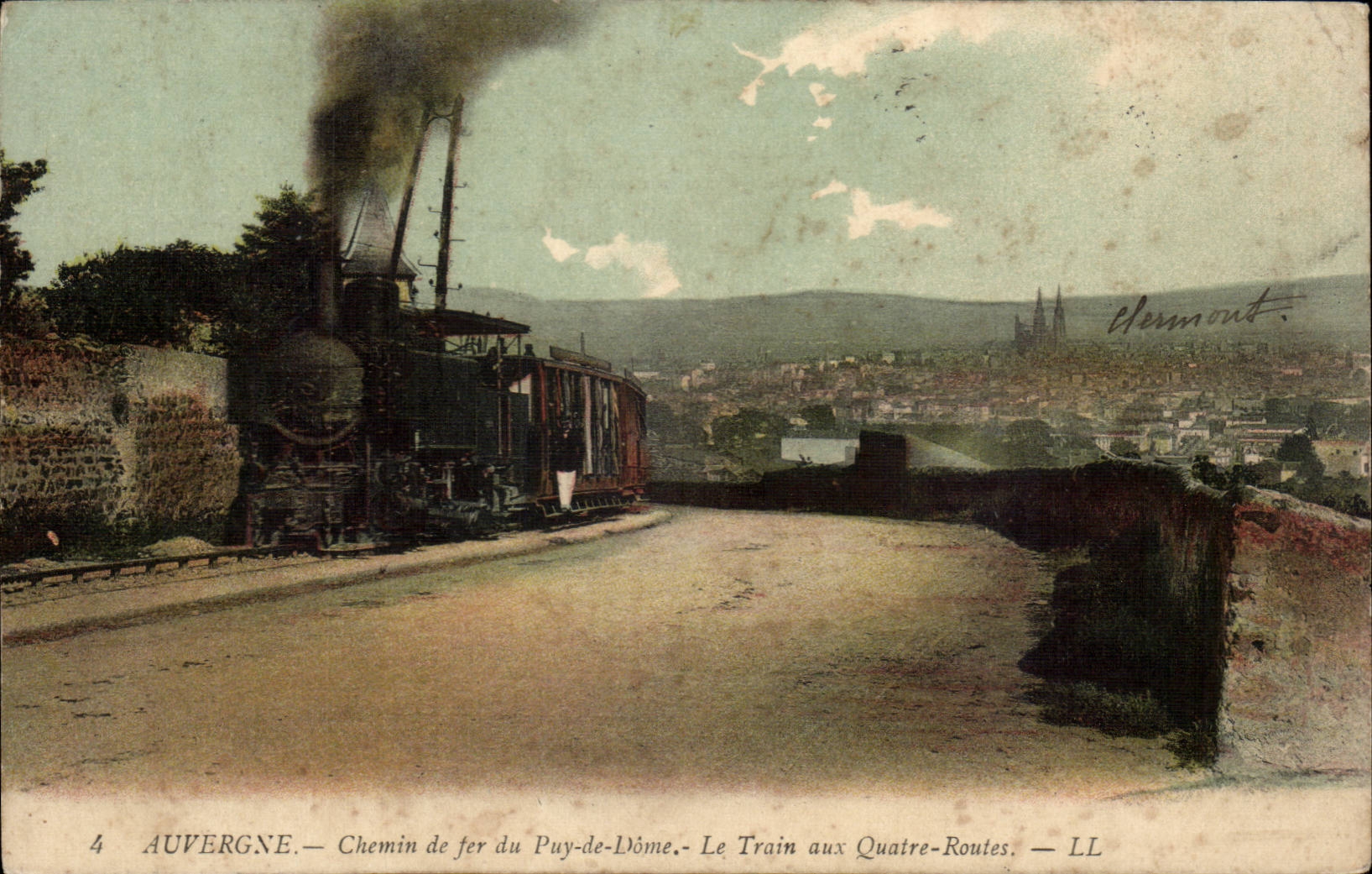 Auvergne CPA Railroad of Puy de Dome the train in Quatres Wheels