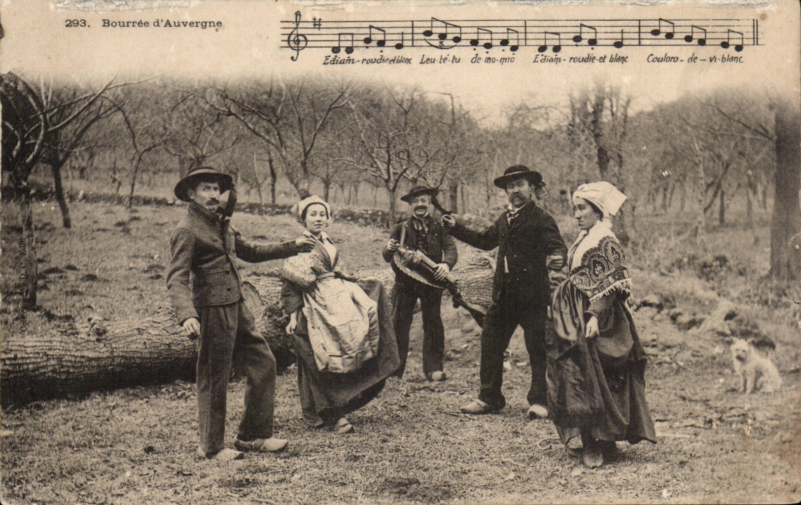 Auvergne CPA The bourree (folklore dances)