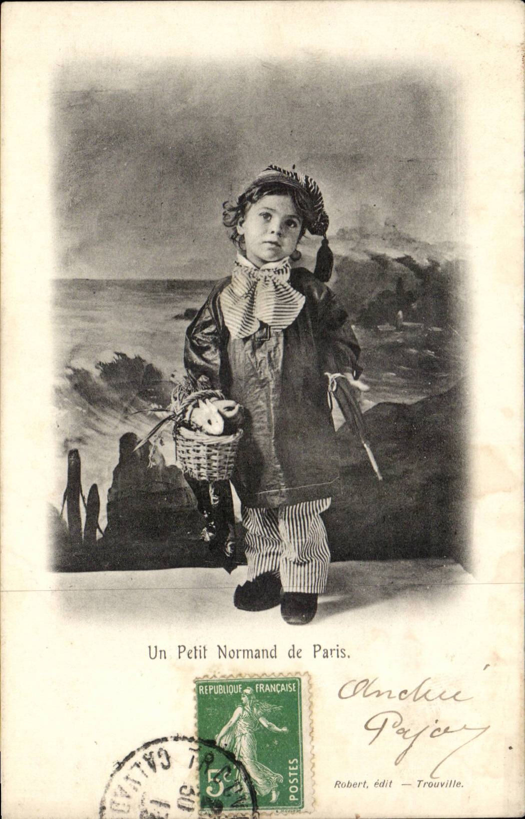 Small Auvergne CPA Norman has Paris (folklore costume dances)