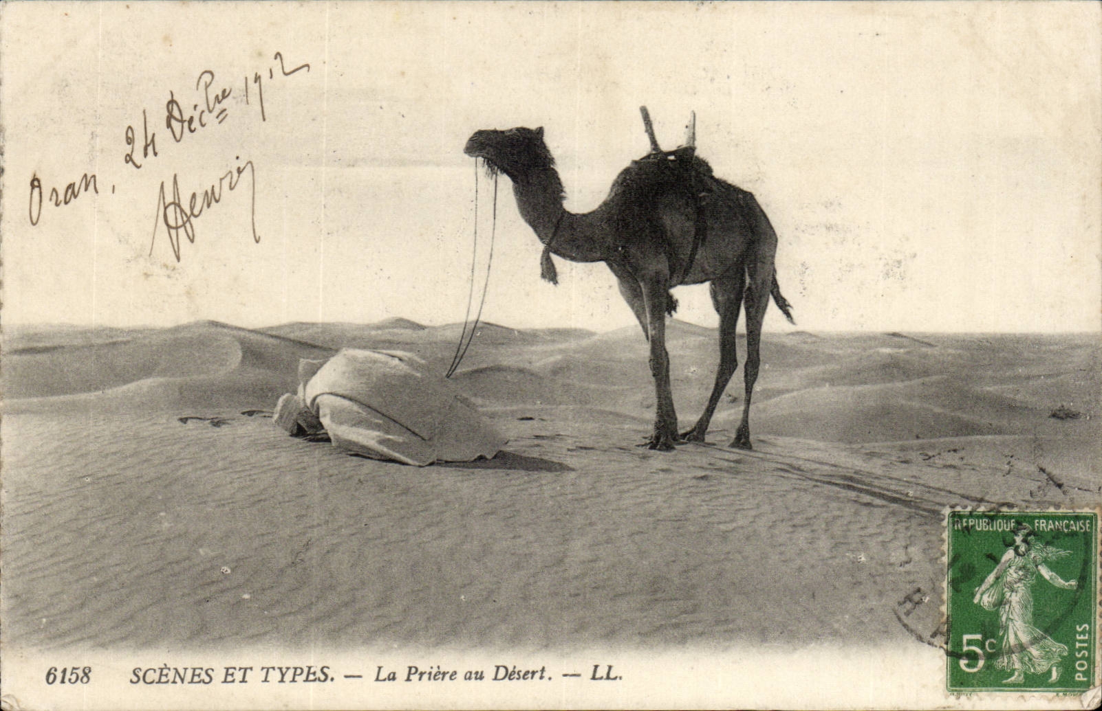 Algeria CPA Scenes and standards the prayer of the desert (camel camel)
