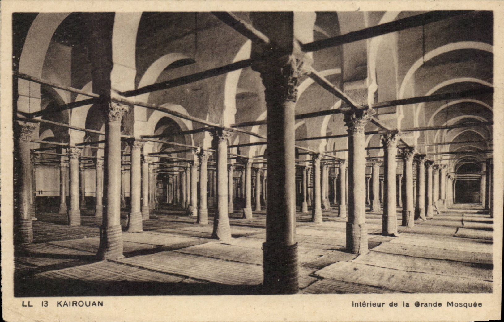 Tunisia CPA Interior Kairouan of the large mosque