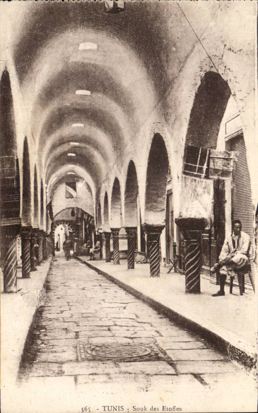 Tunisia CPA Tunis Souk of the fabrics