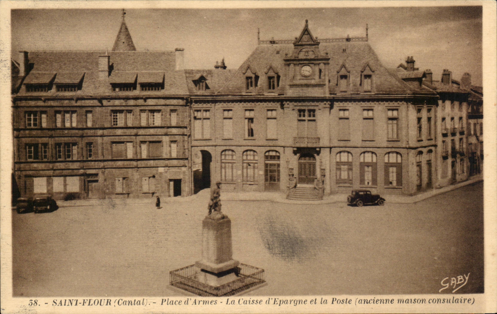 Saint Flour CPA Places of weapons the savings bank and the post office (old consular house)