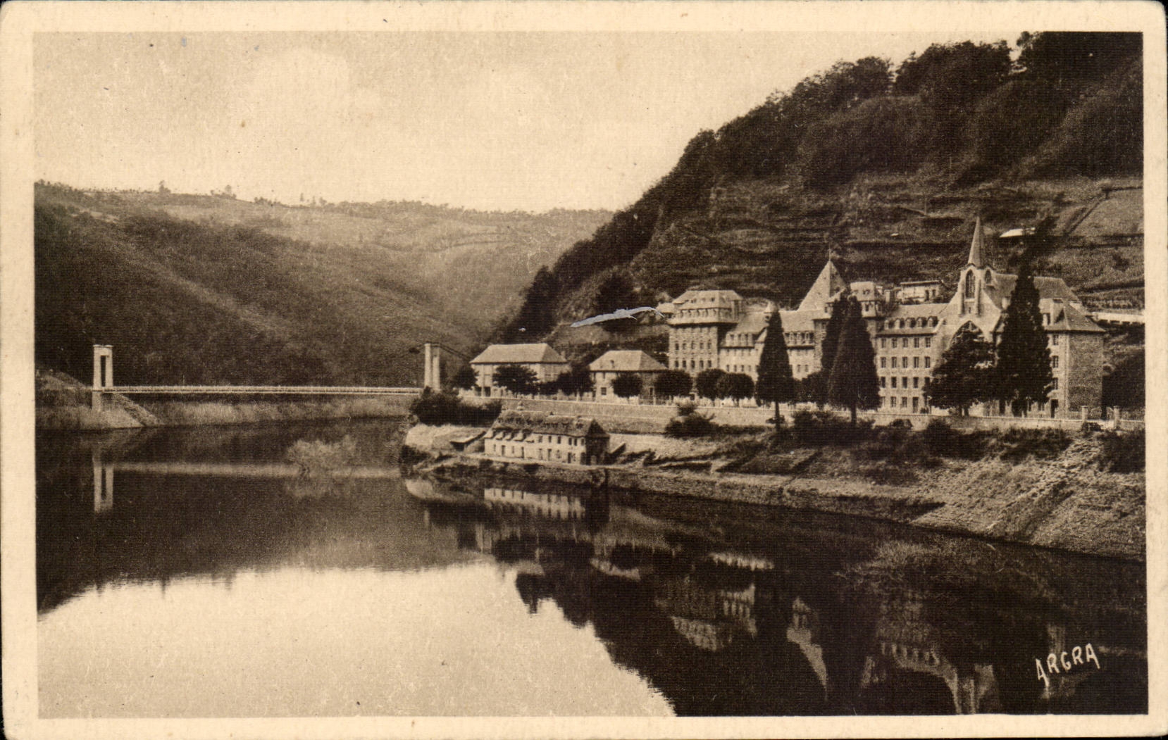 CPA Valley of Truyere Dam Sarrans the old people's home of incurable of Devezze