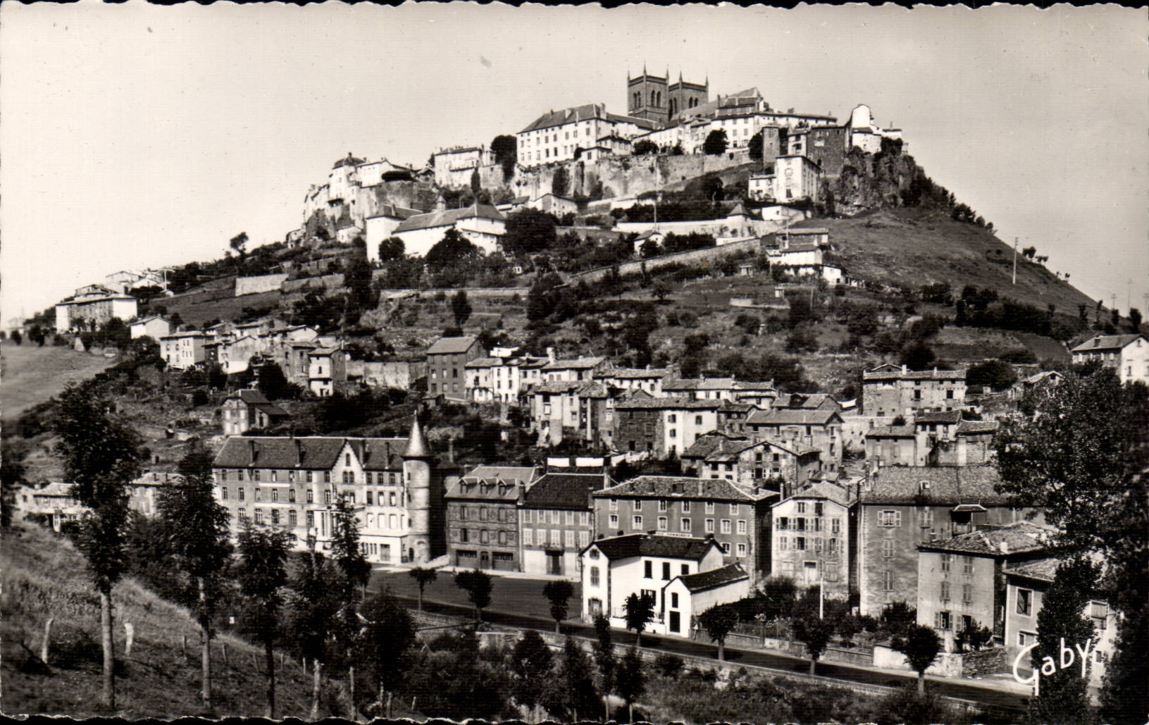 CPA Cantal Saint Flour Overall picture