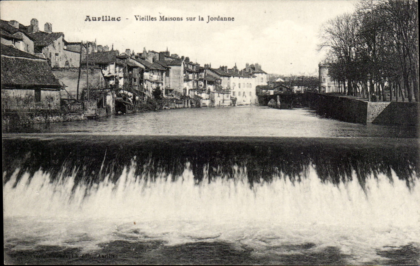 CPA Aurillac Old women houses on Jordanne