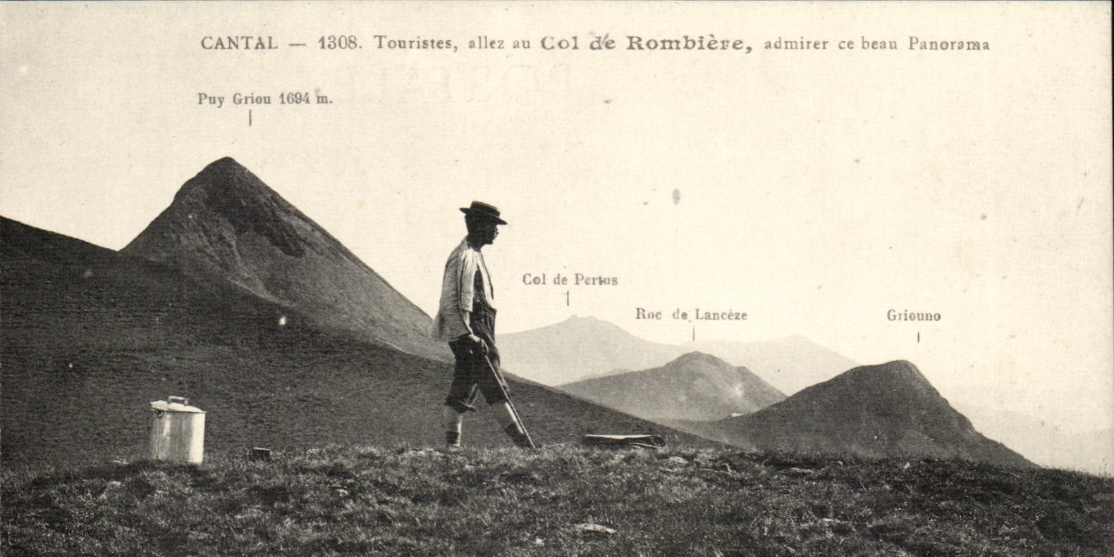 Auvergne Cantal CPA Touristes Trout admire this beautiful panorama to the collar