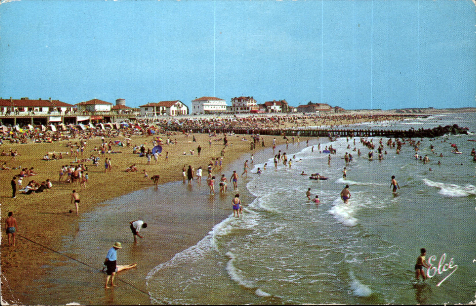 Capbreton MODERN CARD Overall picture of the beach at the bottom hotels