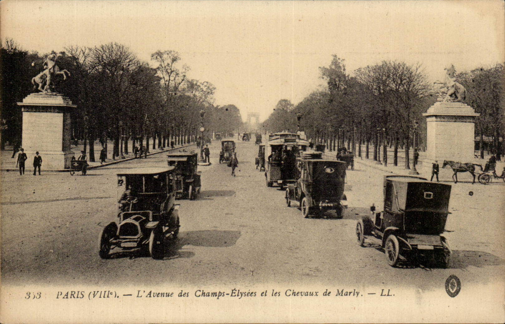 Paris CPA the avenue of the Champs Elysees and horses of Marly