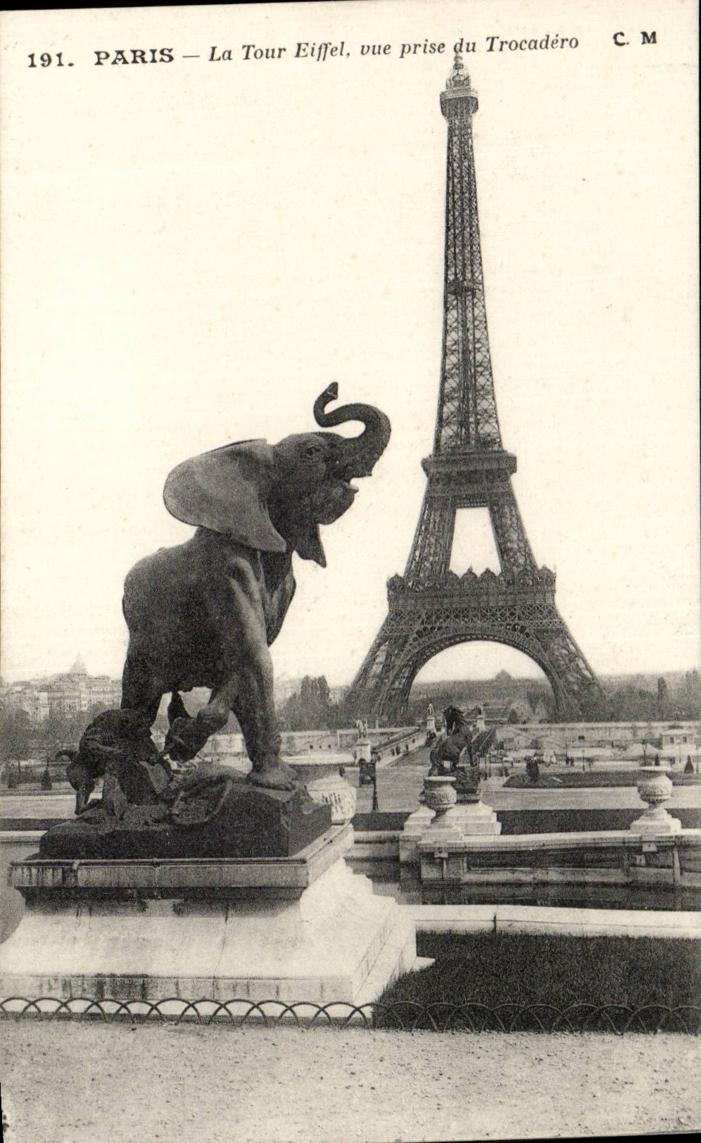 CPA Eiffel Tower seen from of Trocadero