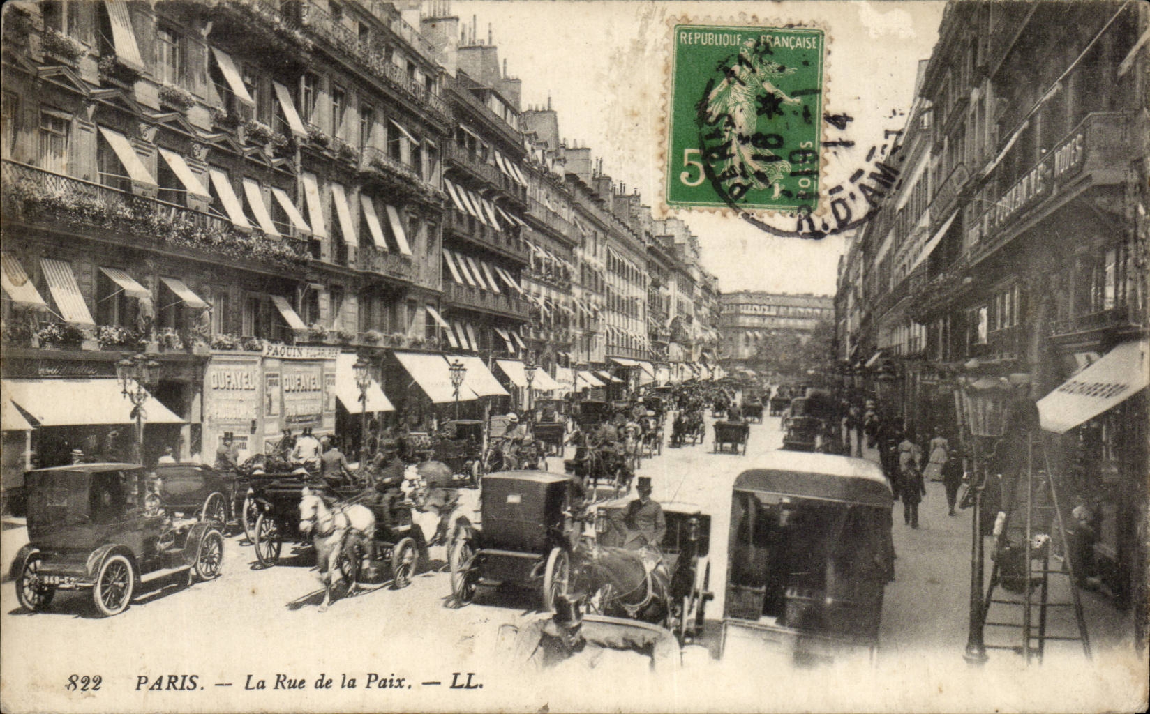 Paris CPA the street of Peace