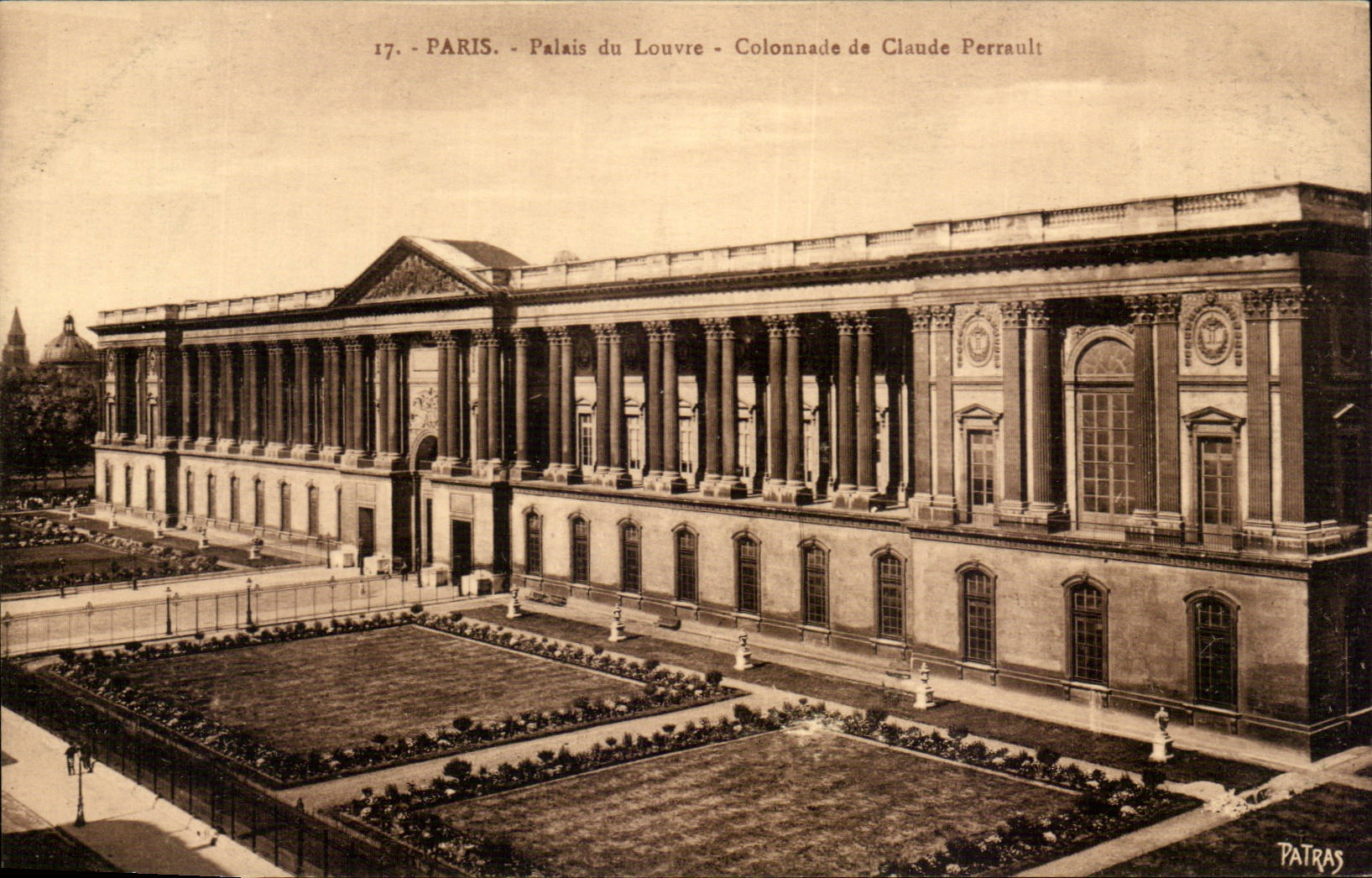 Paris CPA Palais du Louvre Colonnade de Claude Perrault
