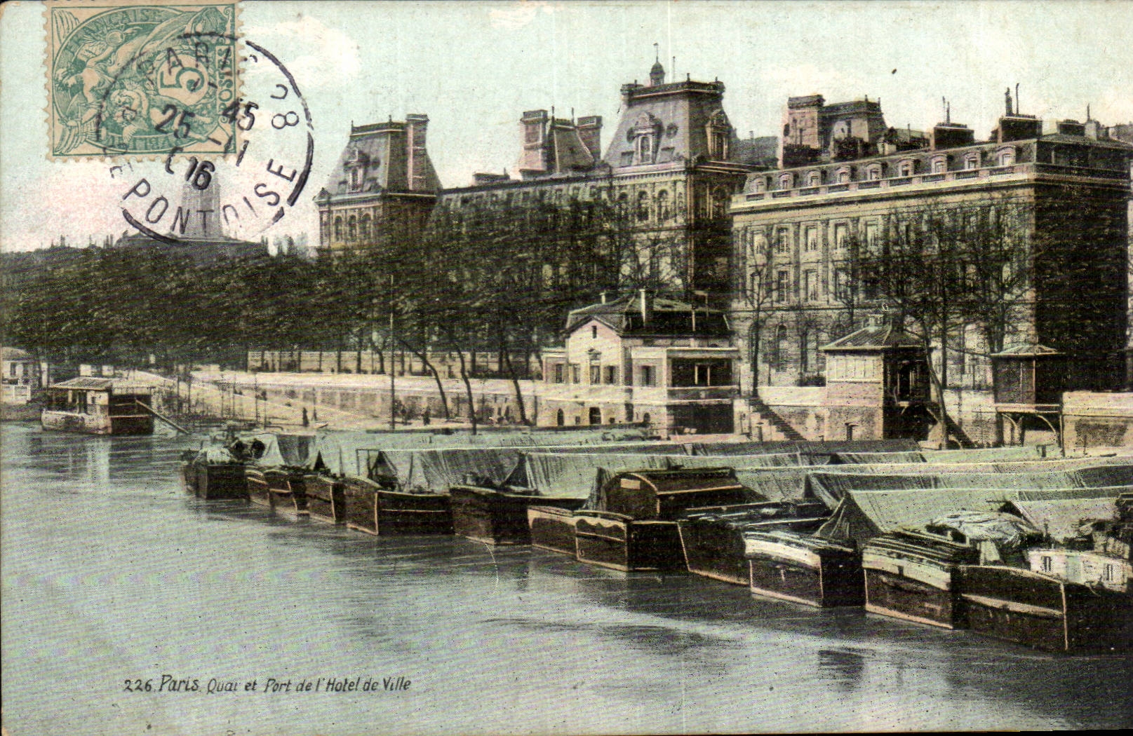 Paris CPA Quai et port de l'hotel de ville