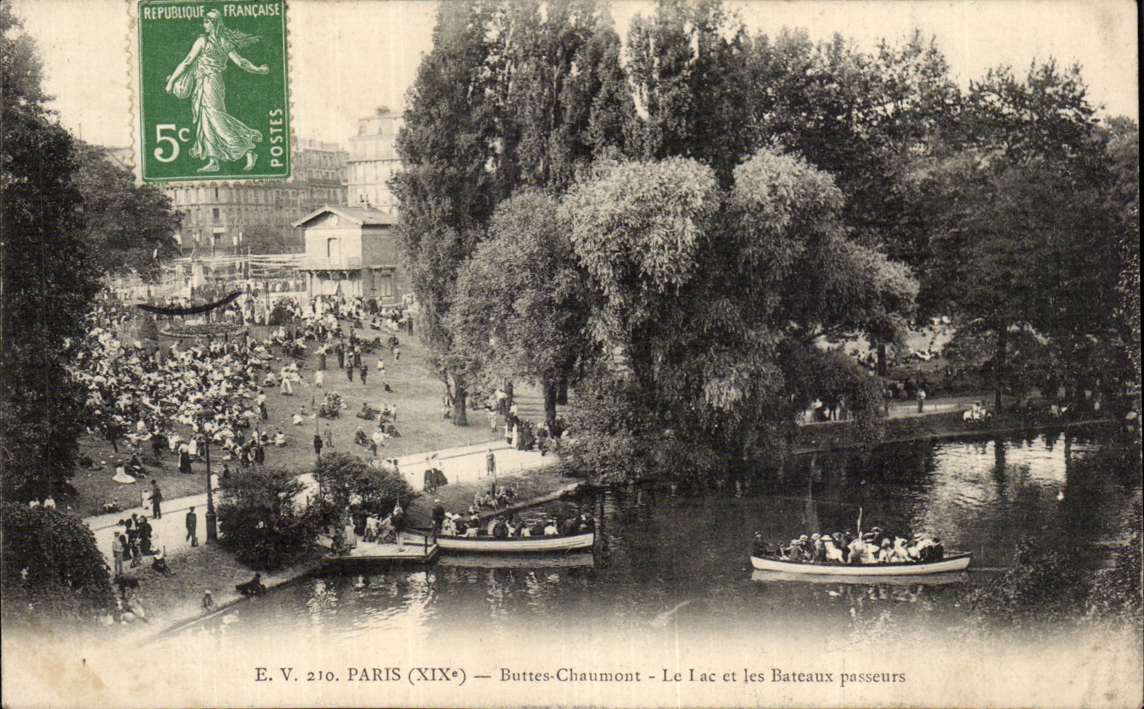 Paris CPA Chaumont Hillocks the lake and the boats frontier runners