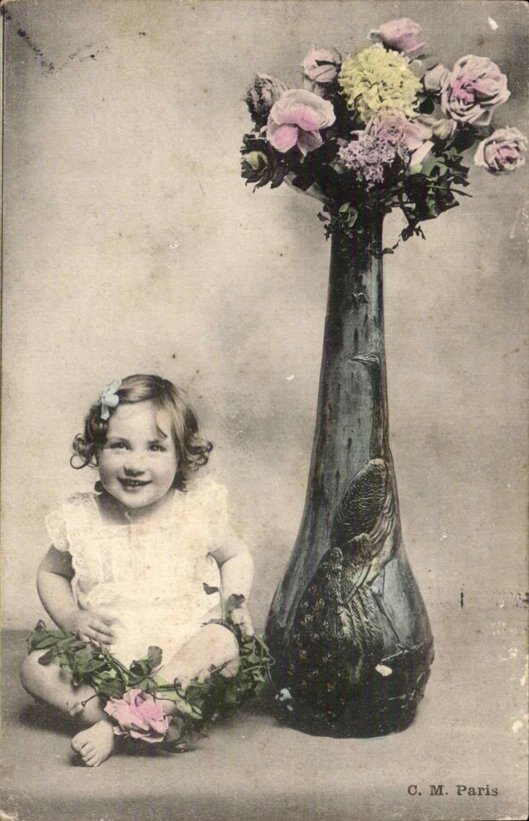 CPA Phantasie-Kind (Lalique Kunste des Vase dekorative Art)