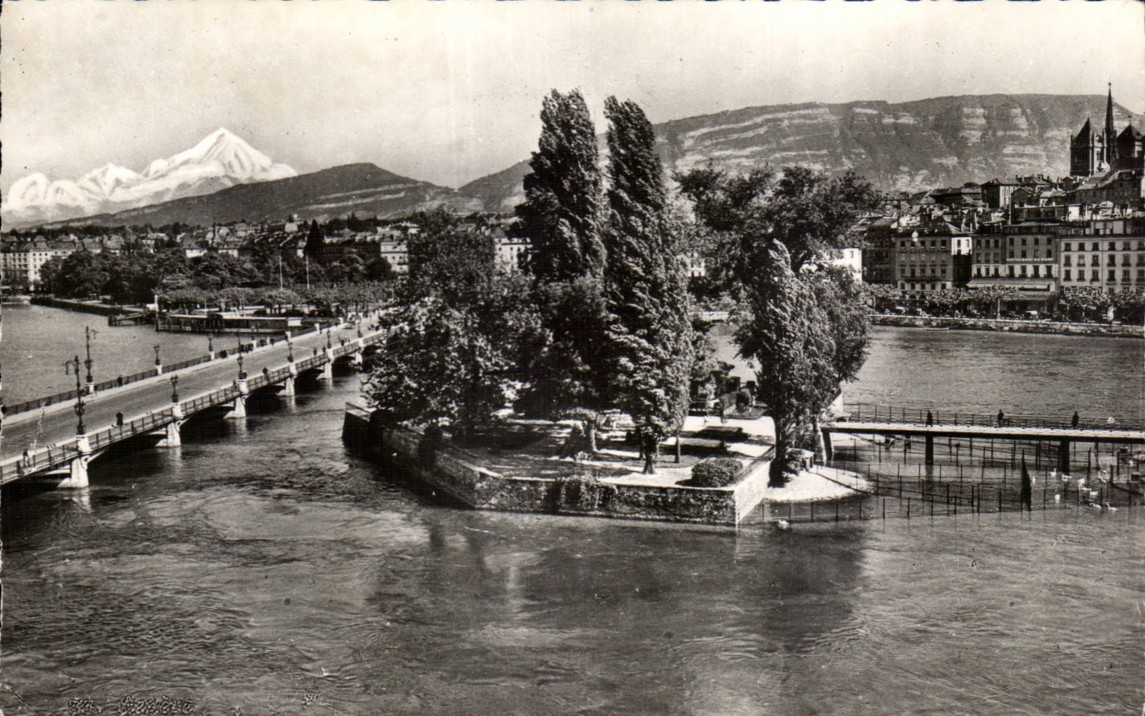 Switzerland Geneva MODERN CARD Island JJ Rousseau and White MT