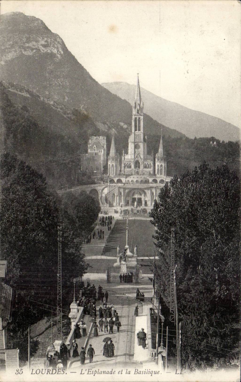 Lourdes CPA the esplanade and the basilica