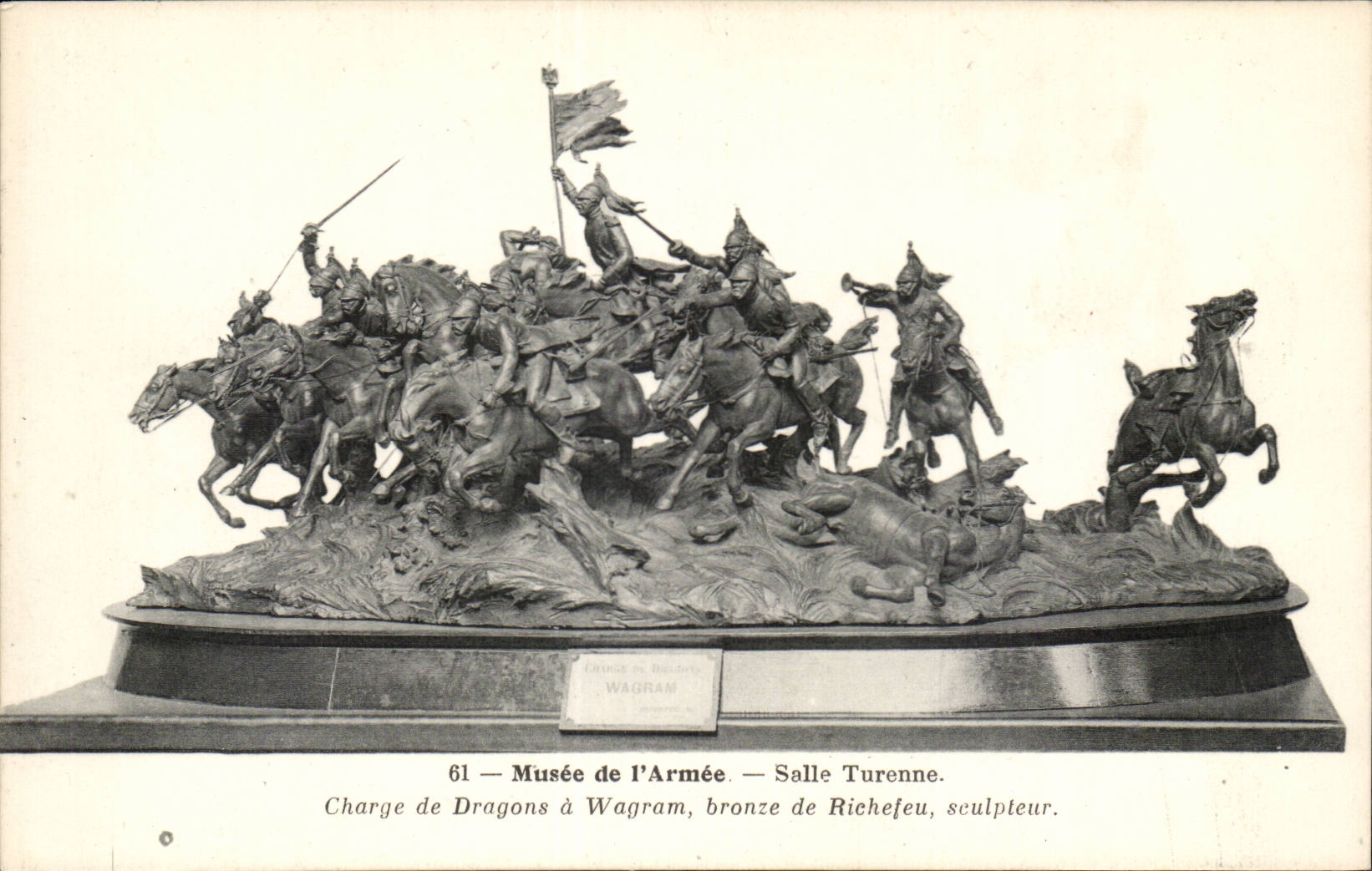 Paris CPA Musee of the army Salle Turenne Charge with Dragons has WAgram bronzes of Richelieu sculptor