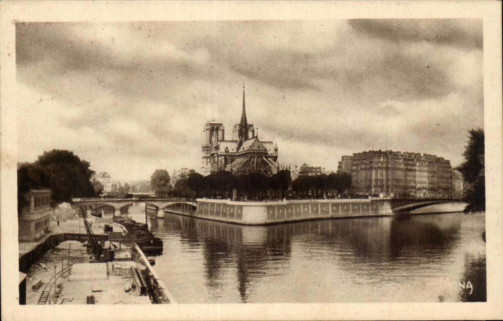 Paris CPA Notre DAme et l'ile de la cite Pont de l'archeveche