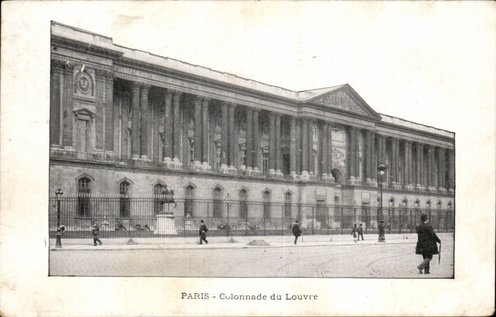 Paris CPA Colonnade du louvre