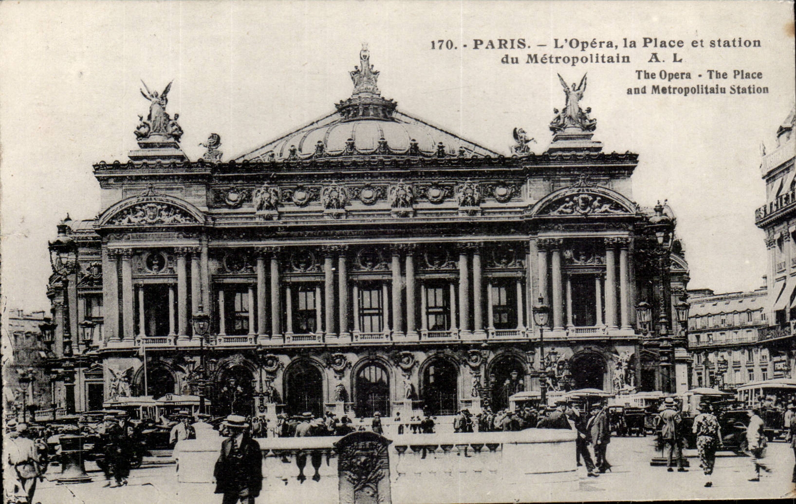 Paris CPA L'opera la place et station du metropolitain