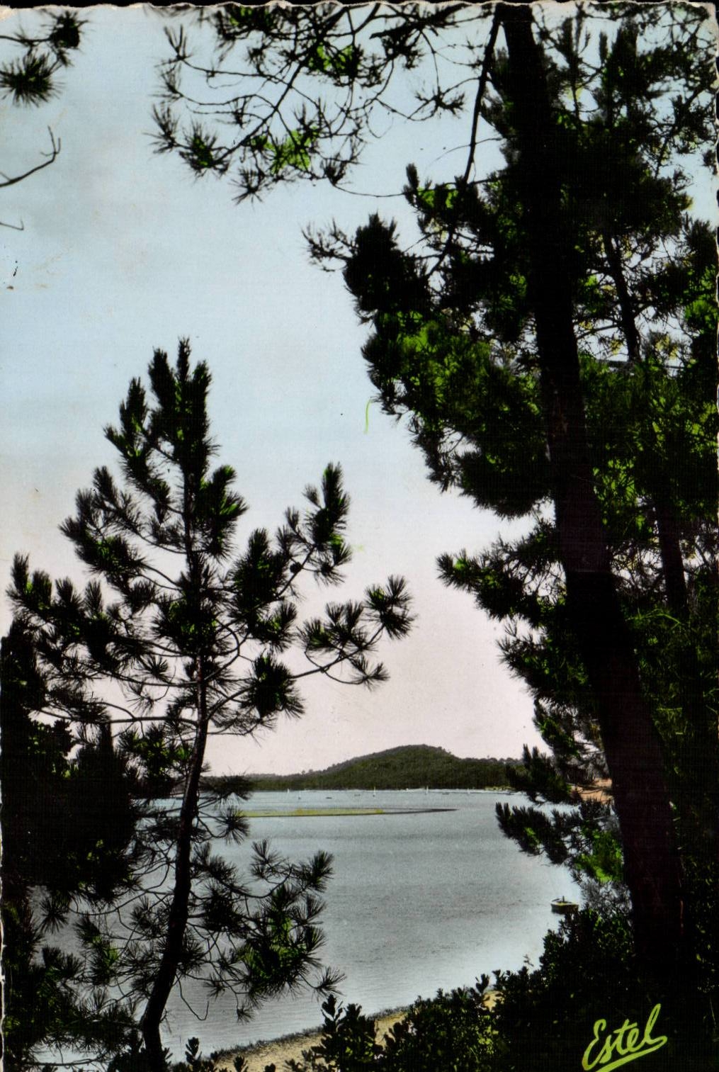 Hossegor CPA MVue on the marine lake