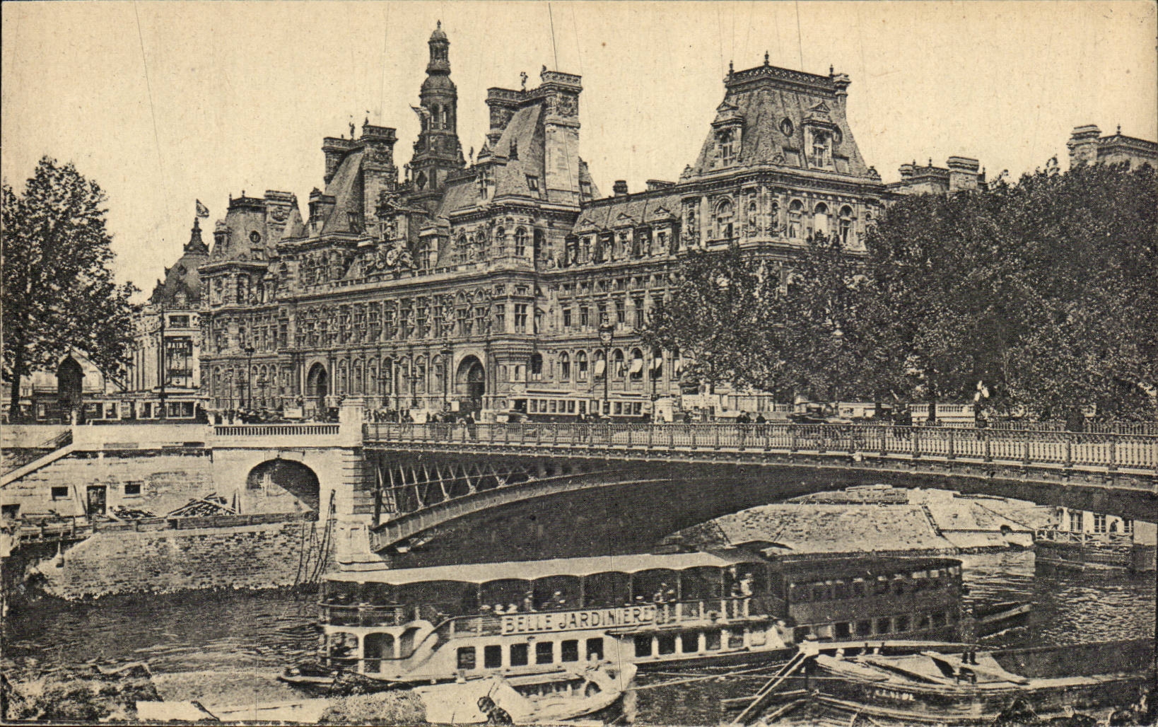 Paris CPA Hotel de ville (peniche Belle jardiniere)