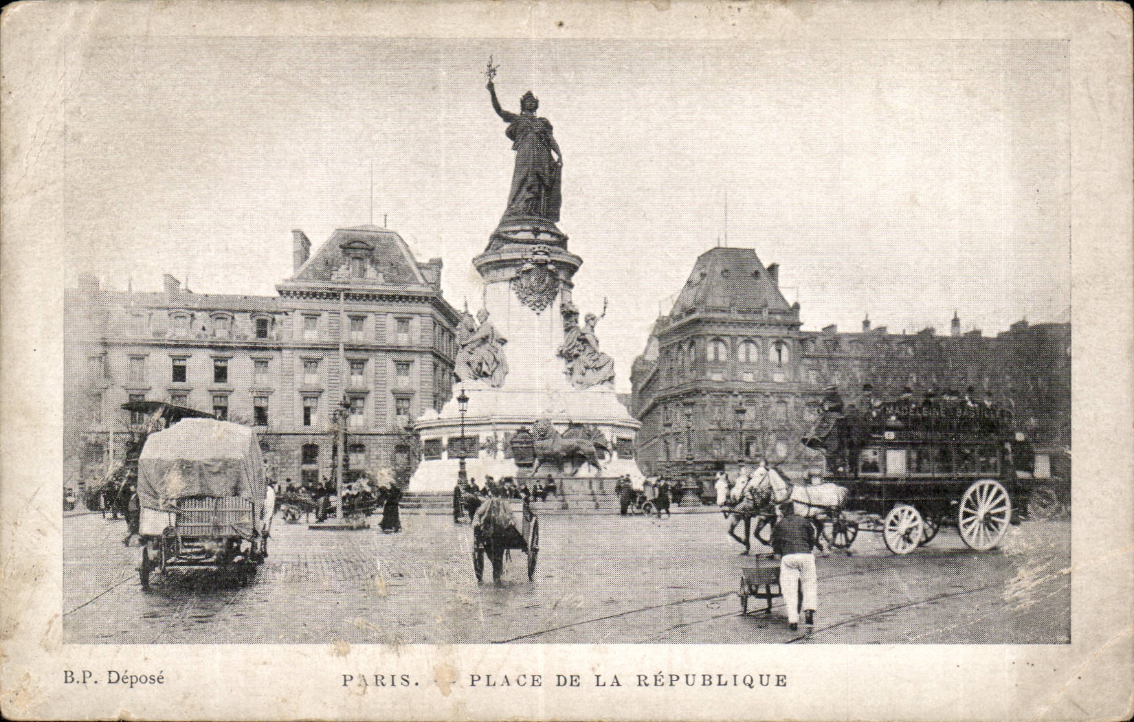 Paris CPA Places Republic