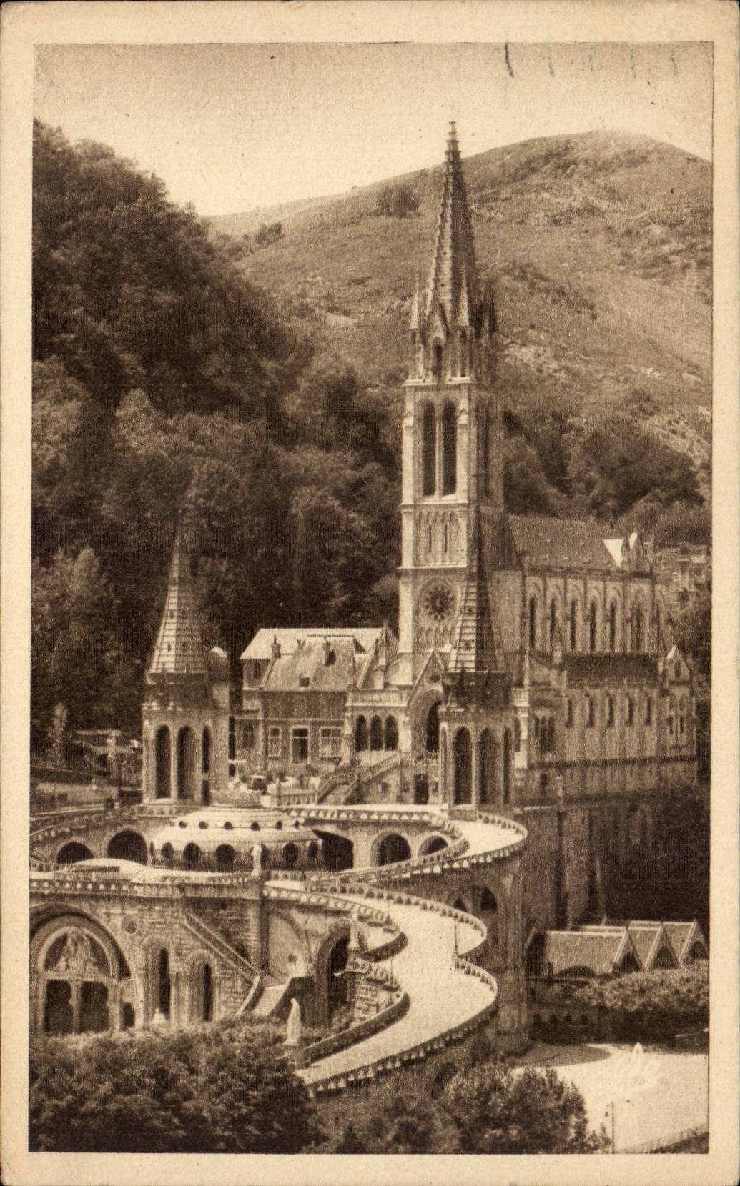 Lourdes CPA View from above on the basilica