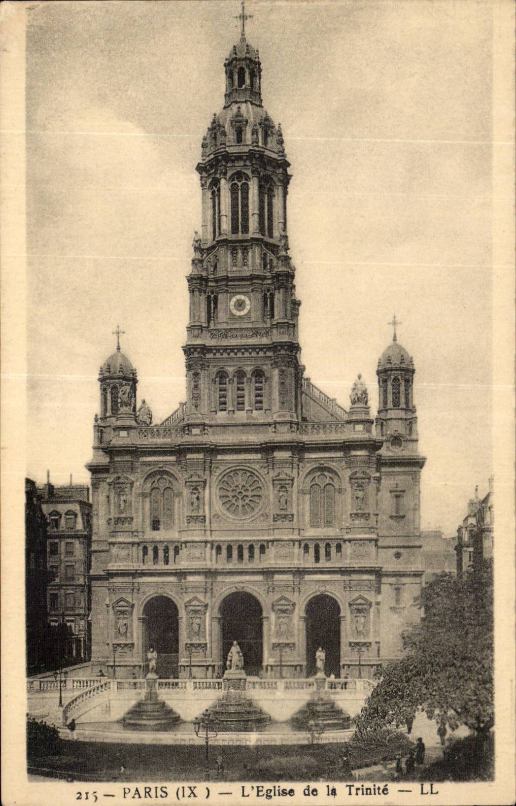 Paris CPA L'eglise de la Trinite