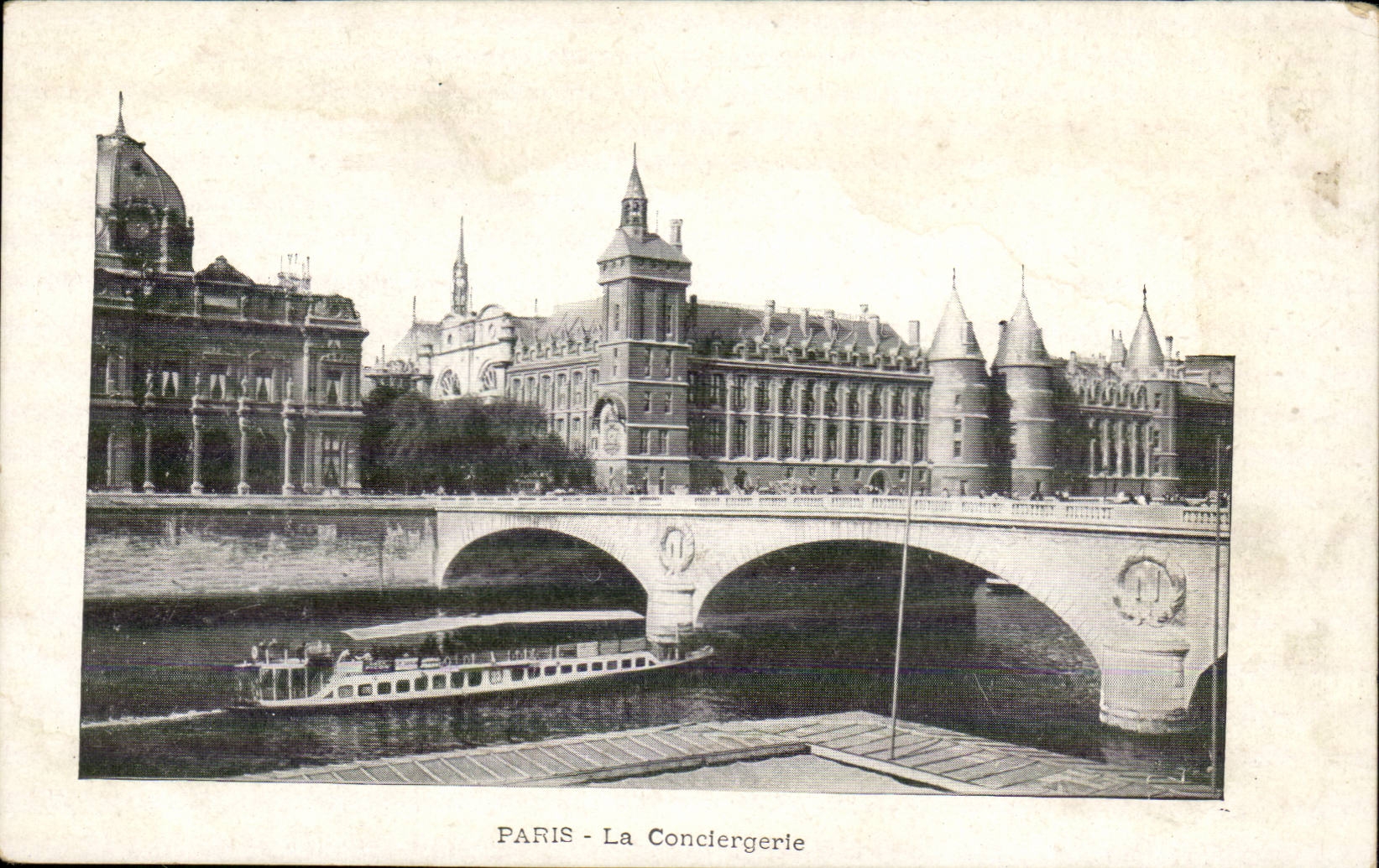 Paris CPA La conciergerie