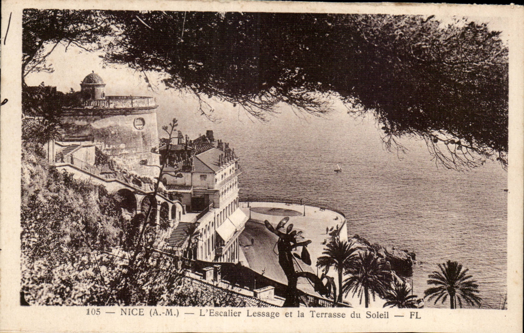 Nettes CPA das Lessage Treppenhaus und die Terrasse der Sonne