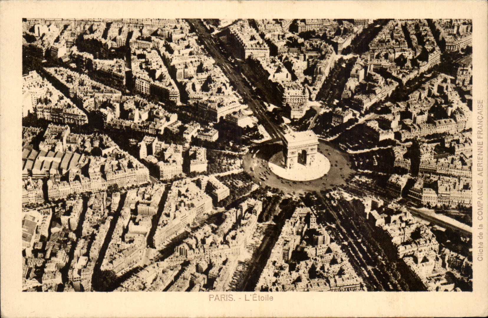 Paris CPA Arc de Triomphe of Etoile Seen air